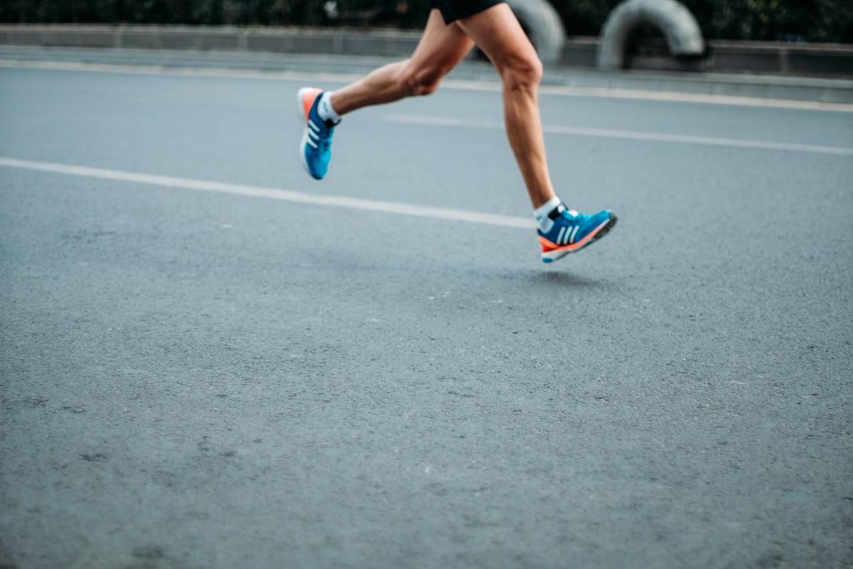 5 consejos de los podólogos si vas a usar zapatillas de carbono para correr.