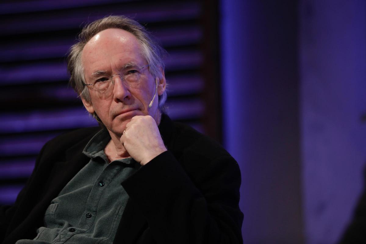 El escritor Ian McEwan.
