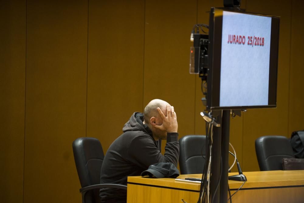 La Audiencia Provincial de A Coruña vuelve a juzgar al hombre para quien la Fiscalía solicita 17 años de prisión por acuchillar a otro.