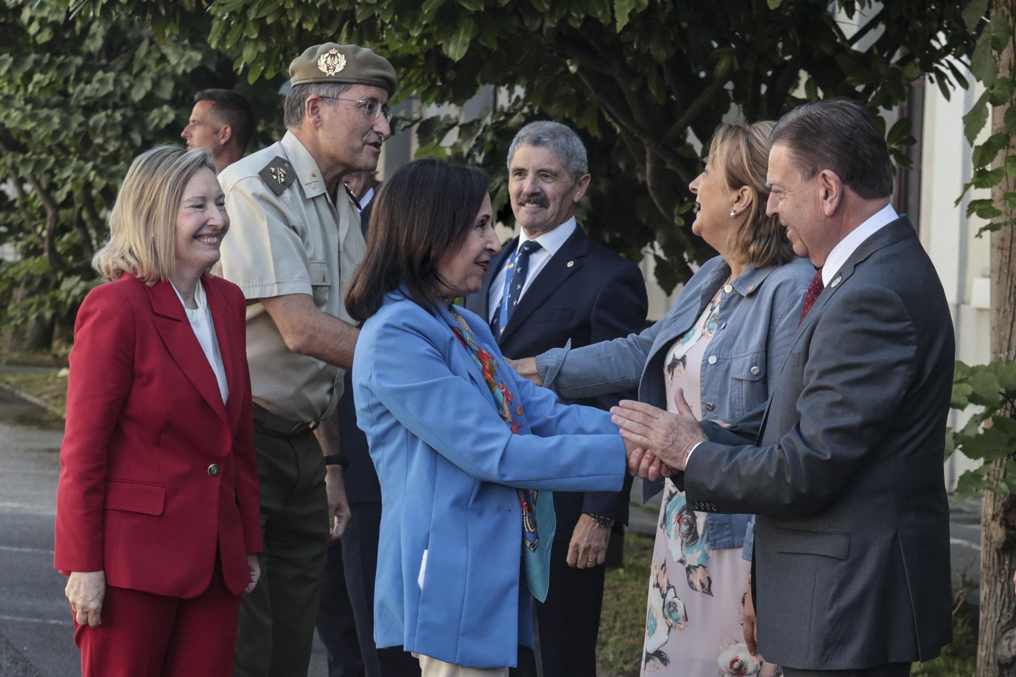 En imágenes: así fue la visita de la ministra Margarita Robles a la Fábrica de Armas de Trubia