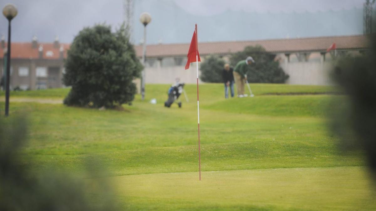 Instalaciones del campo de golf de A Torre. |   // 13FOTOS