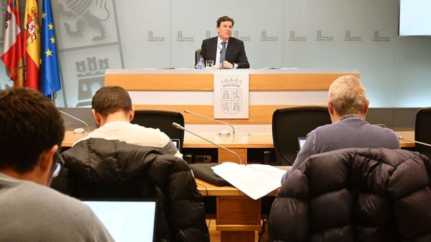Carlos Fernández Carriedo, en la rueda de prensa tras el Consejo de Gobierno, este miércoles.