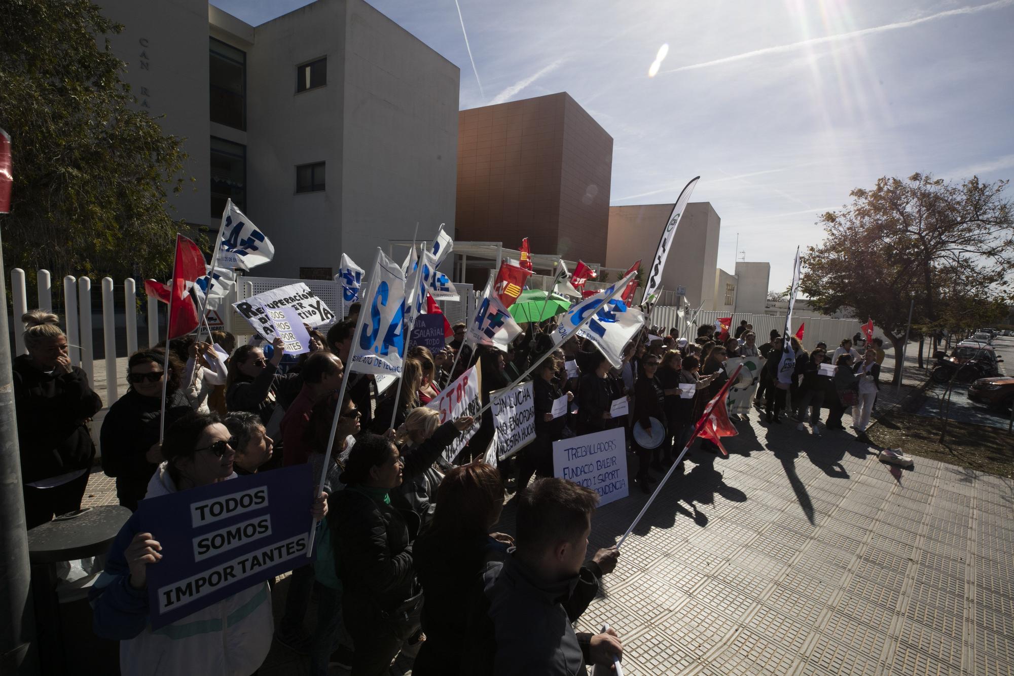 Los trabajadores de las residencias del Govern en Ibiza claman por un aumento de sueldo