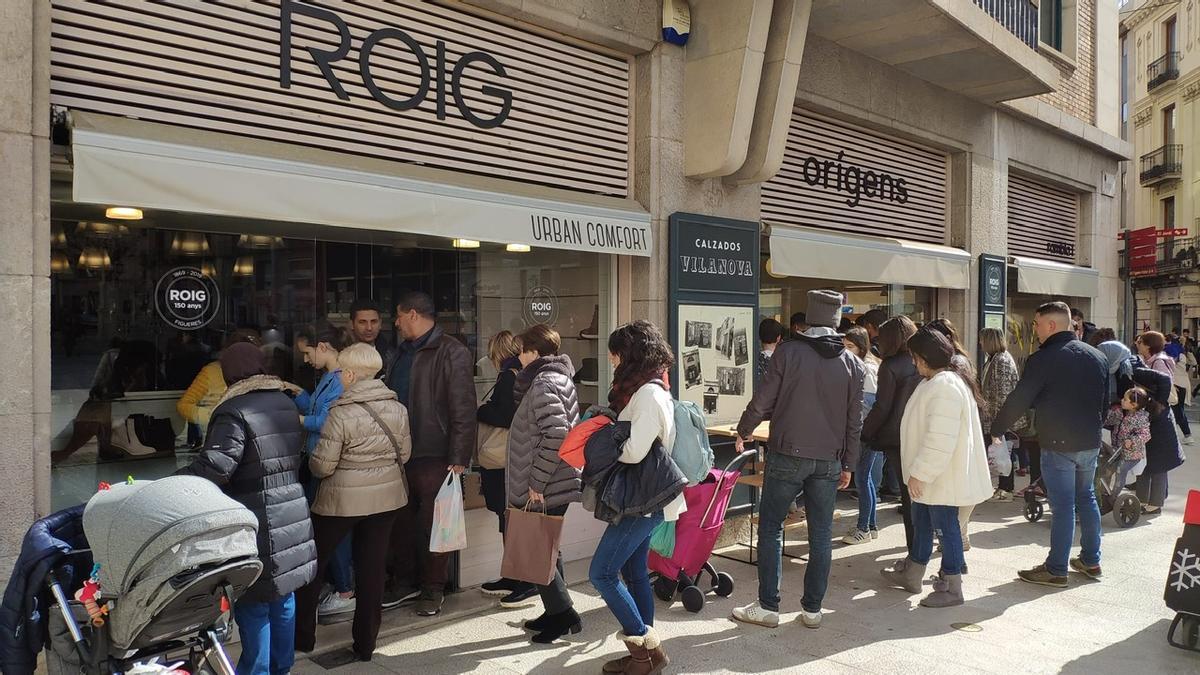 Calçats i Espardenyes Roig, de Figueres és obert des de 1869