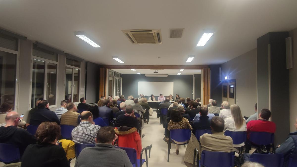 Reunión de la Intercomarcal del PAR de Zaragoza, donde han mostrado su apoyo a Aliaga.