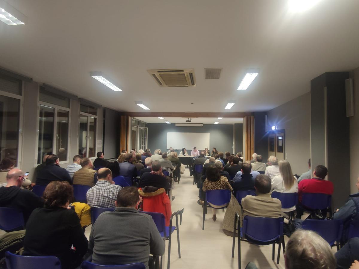 Reunión de la Intercomarcal del PAR de Zaragoza, donde han mostrado su apoyo a Aliaga.