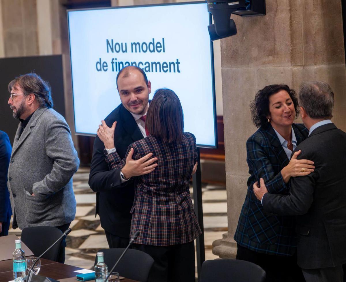 Els empresaris adverteixen que el dèficit fiscal continuarà alt