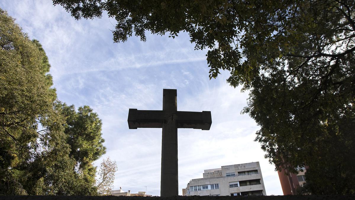 La cruz del Ribalta sigue en el centro de la polémica en Castelló.