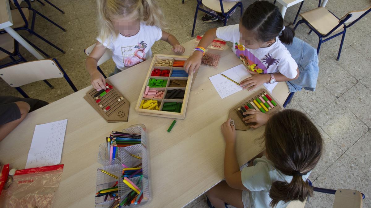 Matemáticas con regletas de madera, sin memorizar la tabla de multiplicar