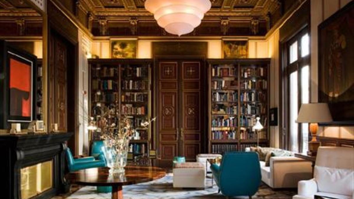 La biblioteca del Cotton House Hotel, de Gran Via, 670.