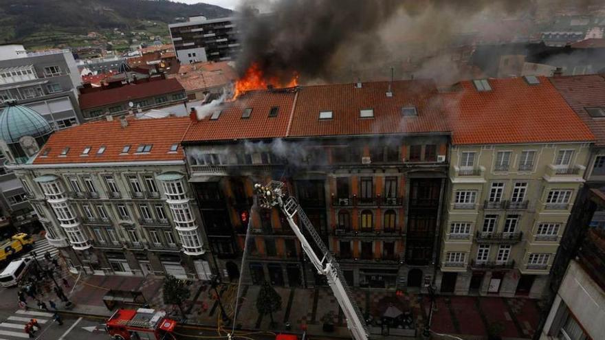 Un incendio en el corazón de la ciudad.