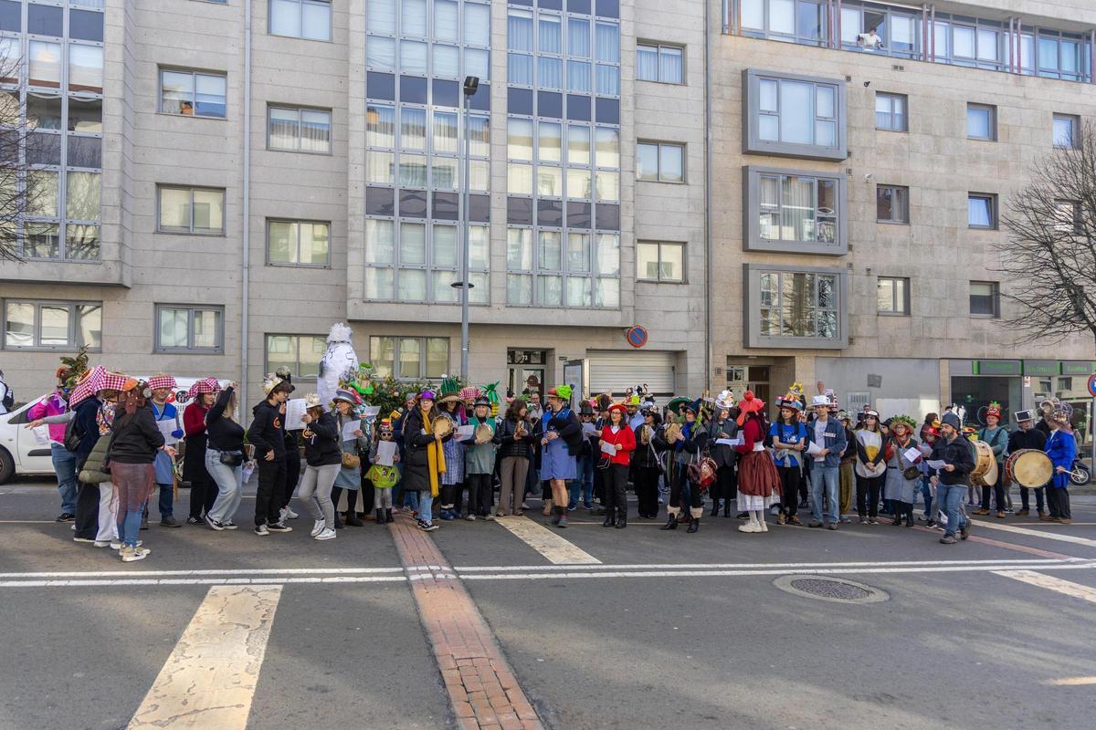 Cientos de personas se dan cita en Conxo para celebrar el Entroido