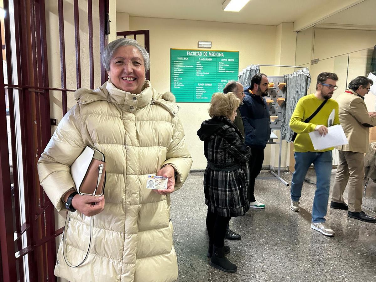 María del Carmen Pagador Rodríguez, la primera en entrar en el colegio de la Facultad de Medicina de Badajoz.