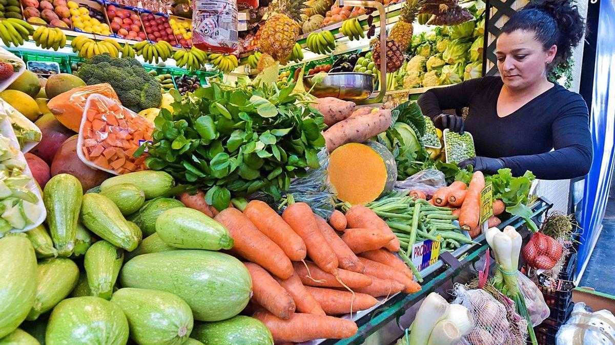 Puesto de fruta en el Mercado de Vegueta. | | ANDRÉS CRUZ