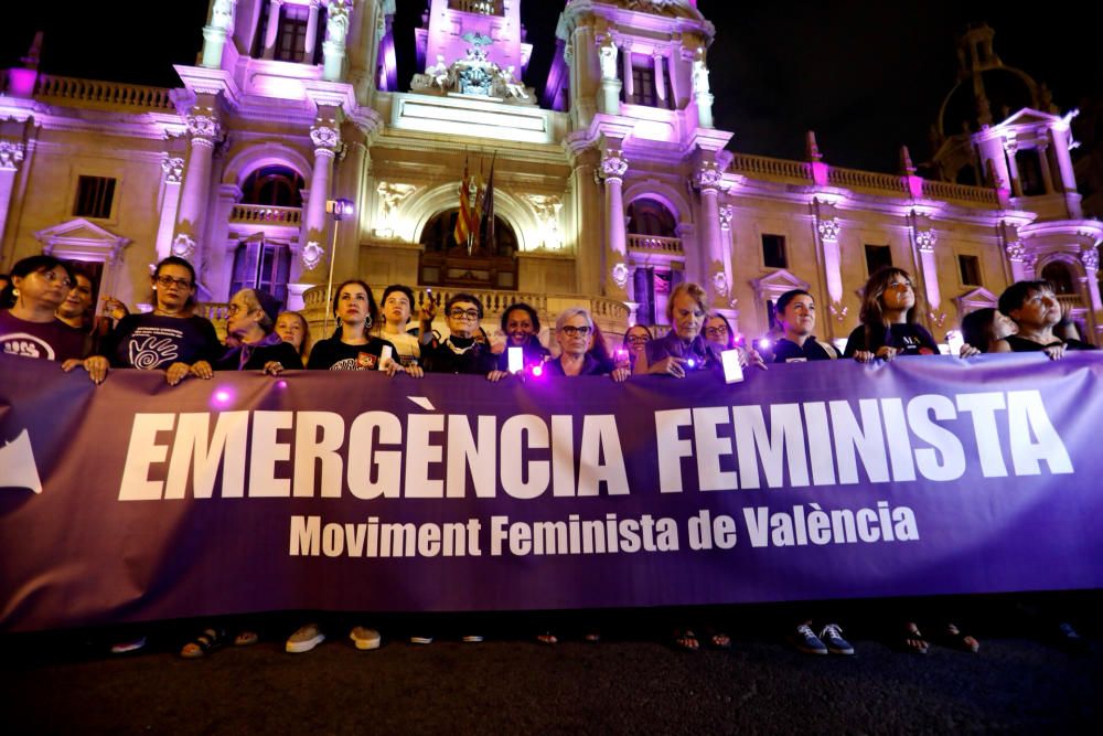 Manifestación en València por la emergencia feminista contra el maltrato