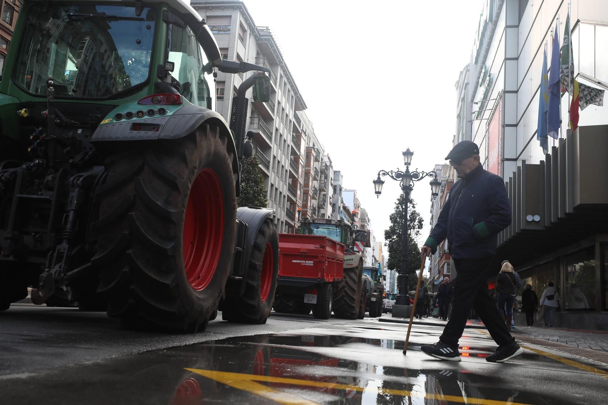 Protestas de los ganaderos y agricultores en Oviedo