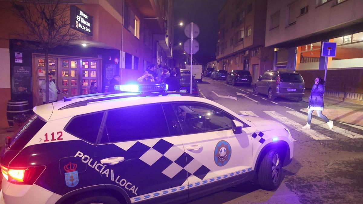Una mujer fallece en un incendio en una vivienda en Perillo