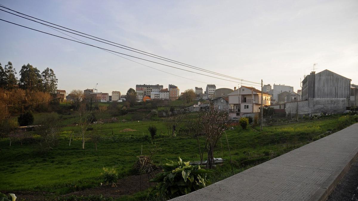 Finca en el entorno del casco urbano de A Estrada.