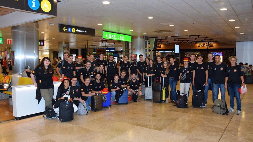 El equipo español, en el aeropuerto antes de volar a Kazán.