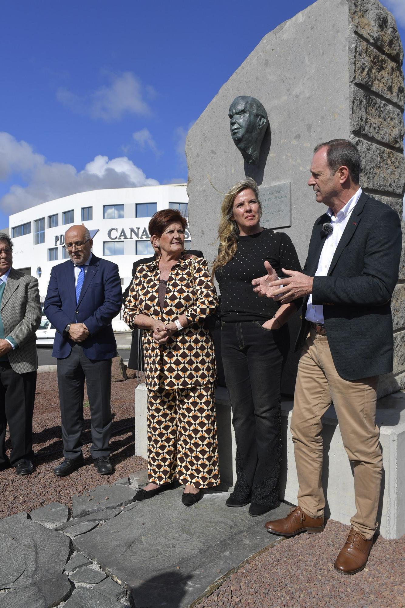 Busto en honor al fallecido empresario Agustín Reina Martinón