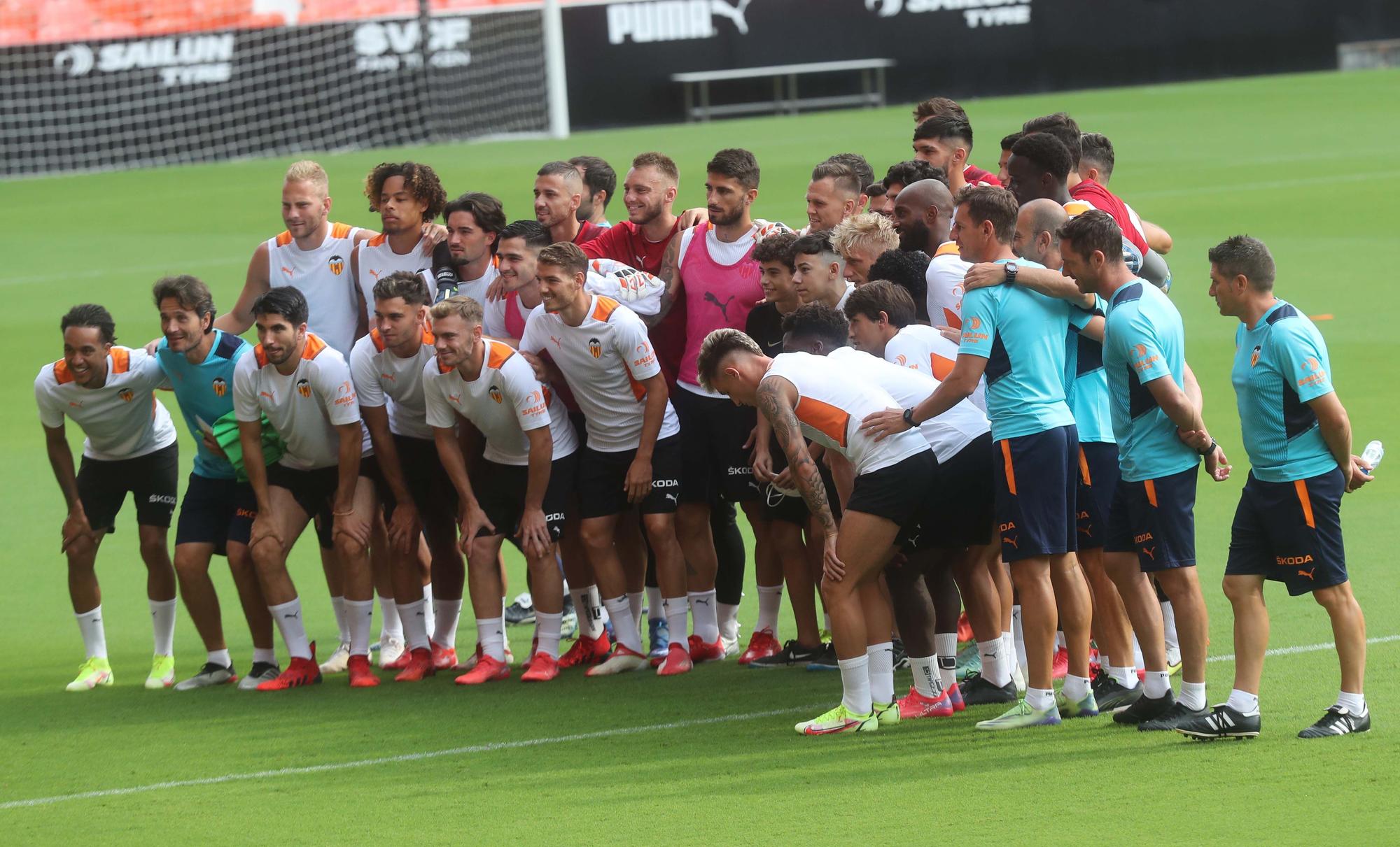 Sesión en Mestalla con Maxi Gómez y Alderete