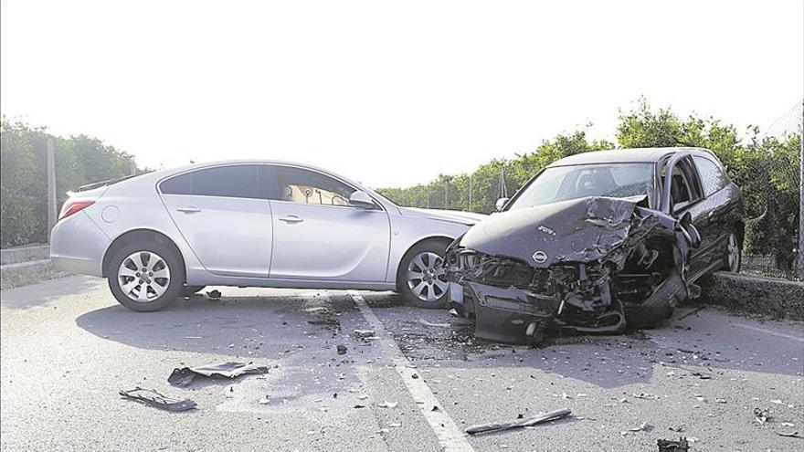 Una colisión en Almassora se salda con dos heridos