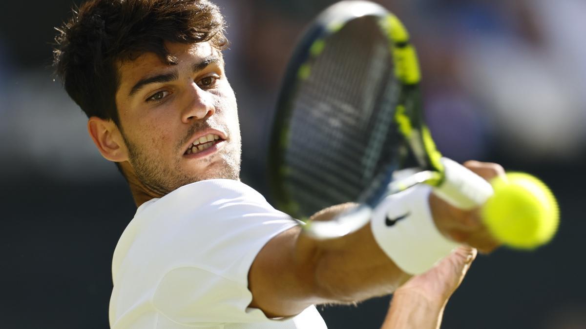 Carlos Alcaraz se enfrenta a Andrey Rublev este domingo 6 de julio en octavos de final de Wimbledon 2025