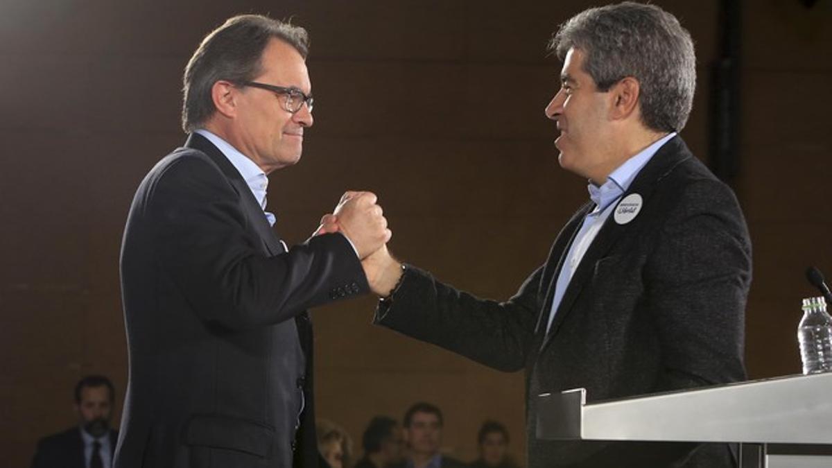 Artur Mas y Francesc Homs, en el inicio de la campaña de Democràcia i Llibertat.