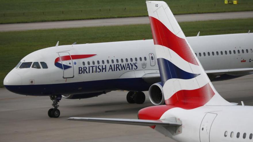 Un vídeo muestra chispazos en el motor de un avión de British Airways en pleno despegue