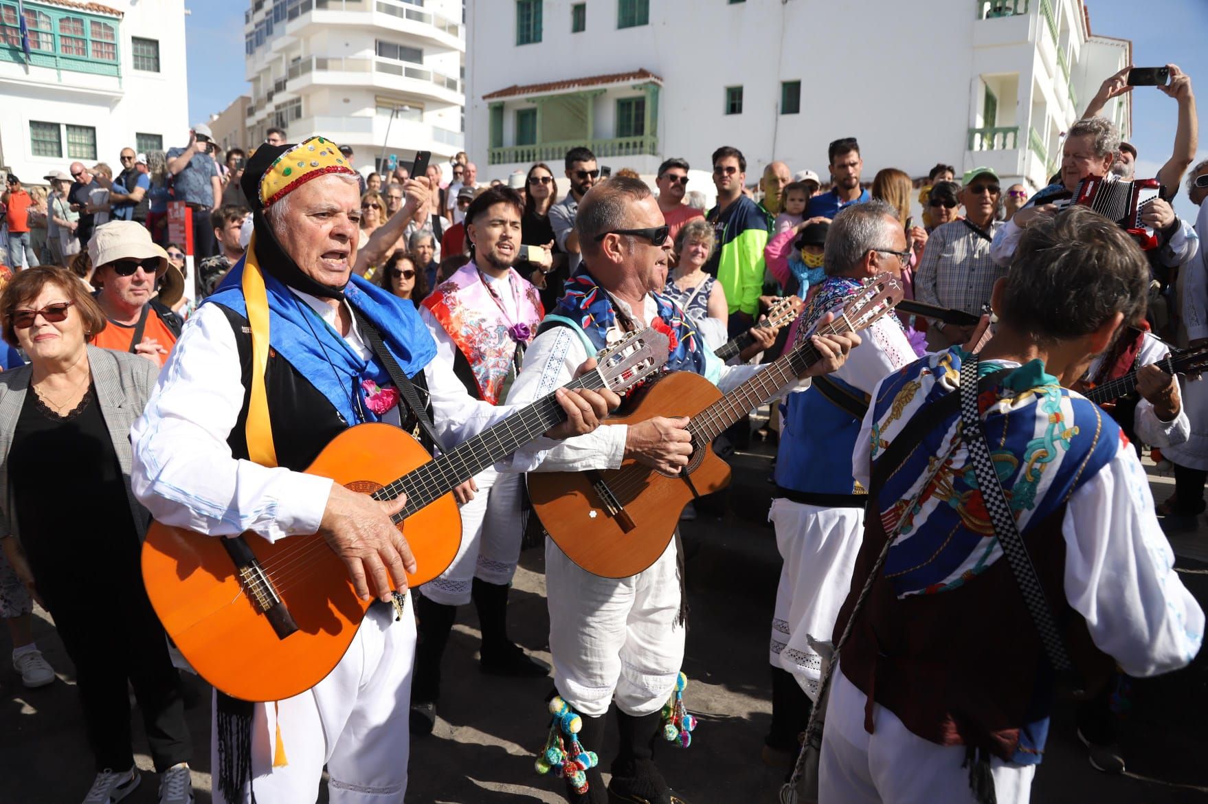 Los Buches estrenan el barco 'El Volador' en el Carnaval Tradicional de Arrecife 2024