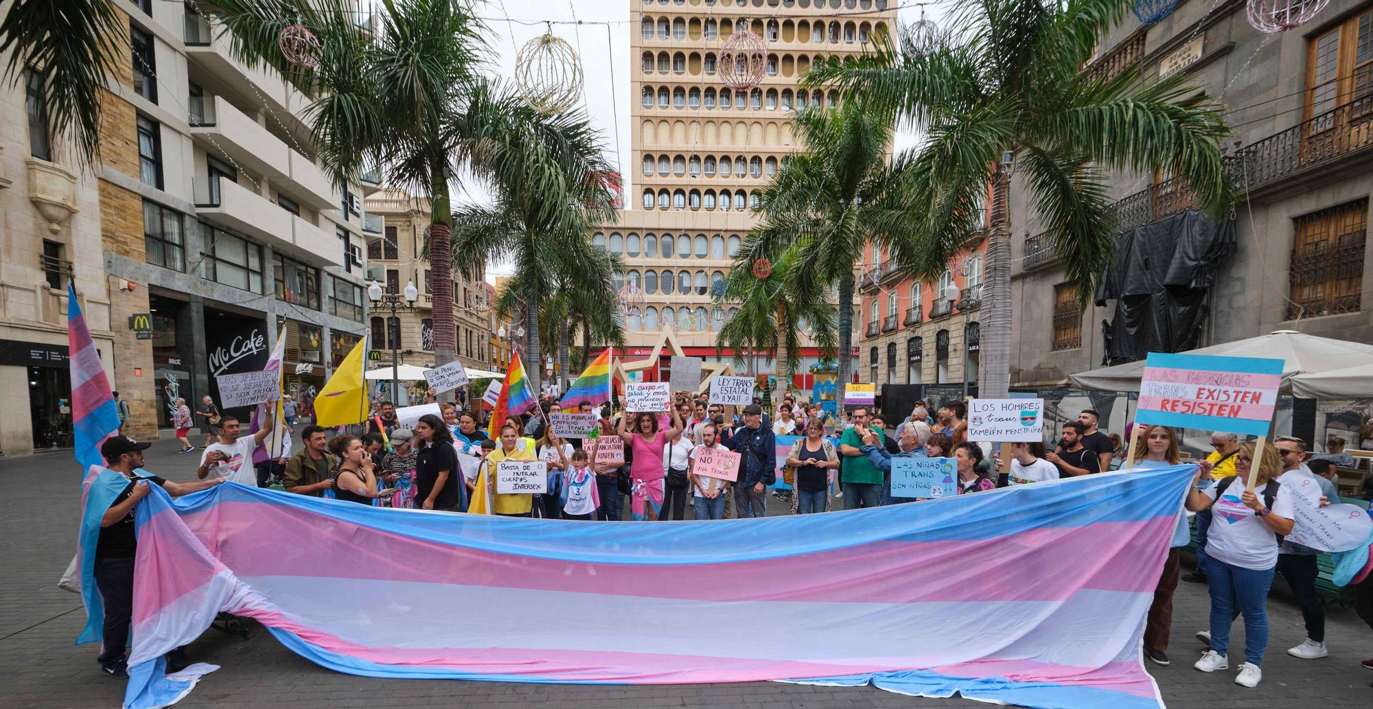 Concentración contra los recortes en las propuestas de Ley Trans en Santsa Cruz de Tenerife