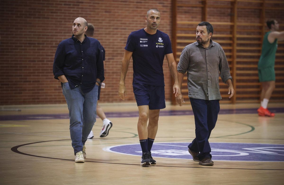 Íñigo de la Villa, Javi Rodríguez y Ferdi García, en Pumarín.