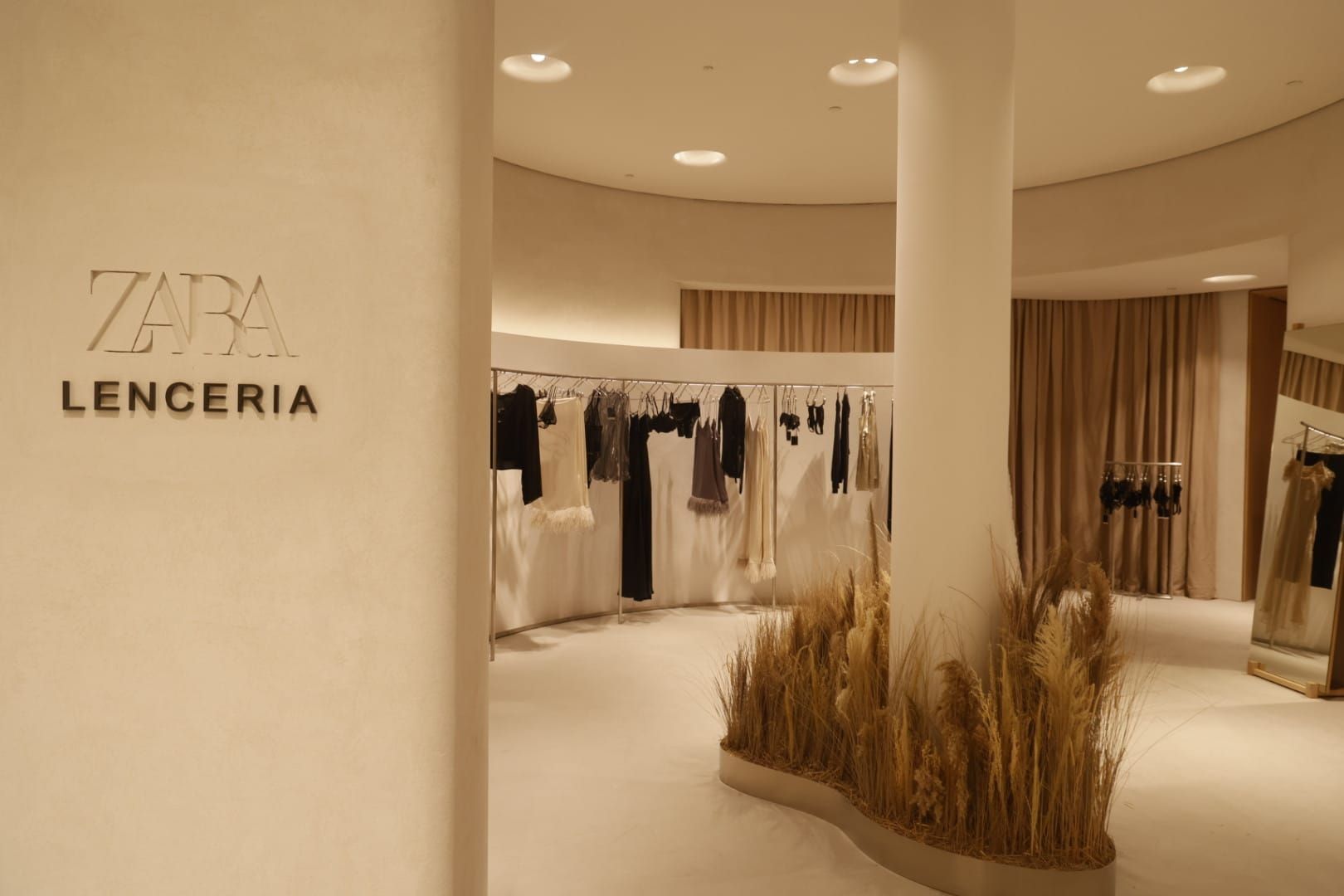 Así es la nueva tienda de Zara en València