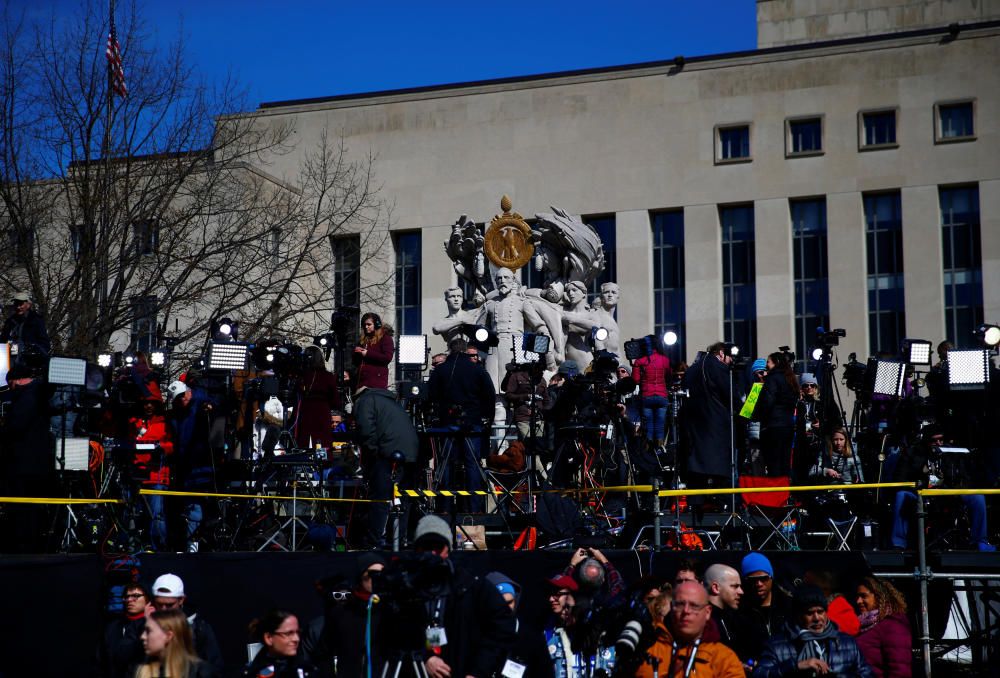 Miles de personas se han manifestado en Washington contra la venta de armas.