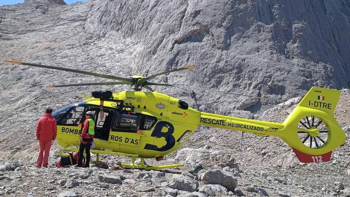 Complicado rescate en el Urriellu: evacuado al HUCA un escalador herido por una caída.