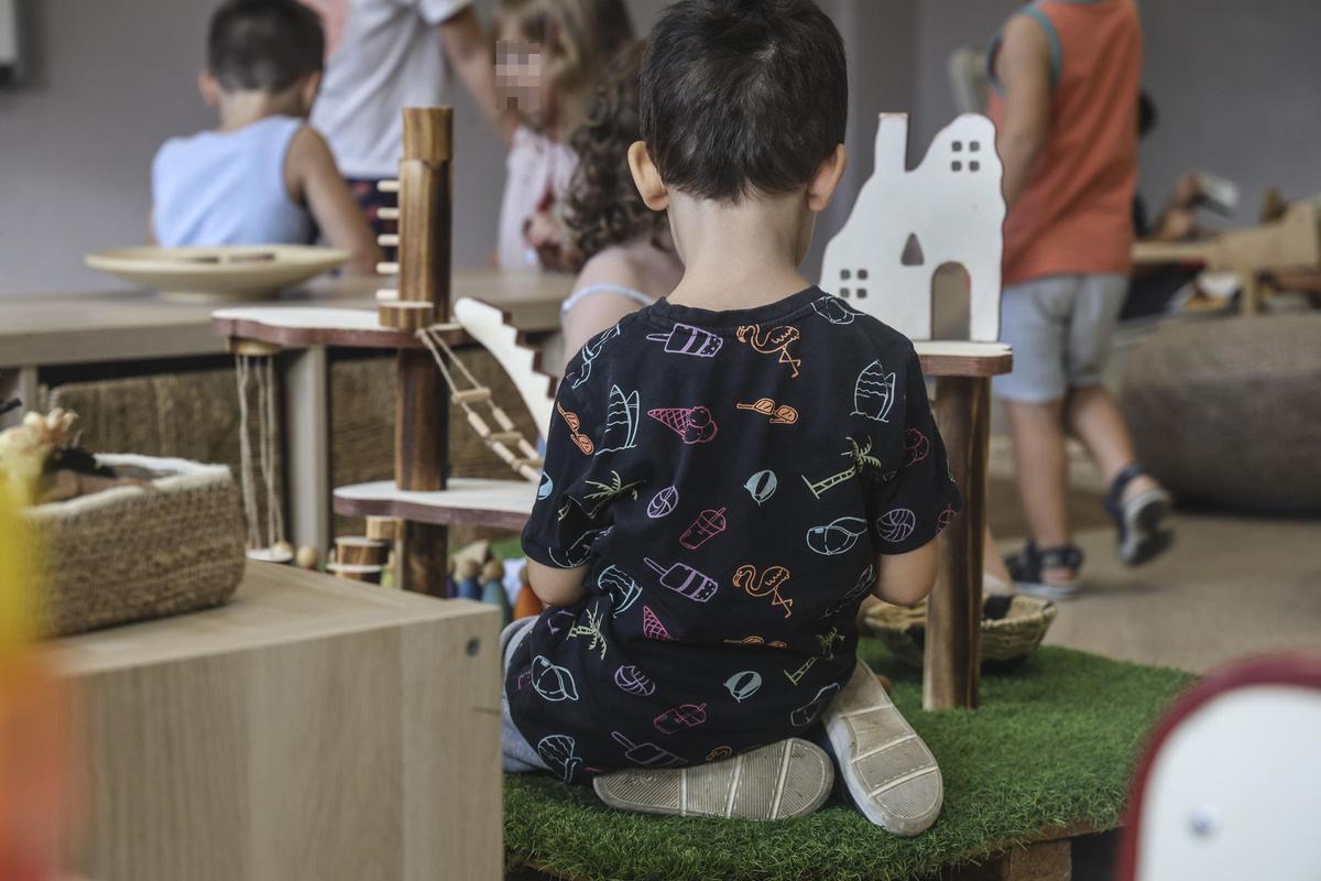 Niños de corta edad en un centro escolar de la provincia.