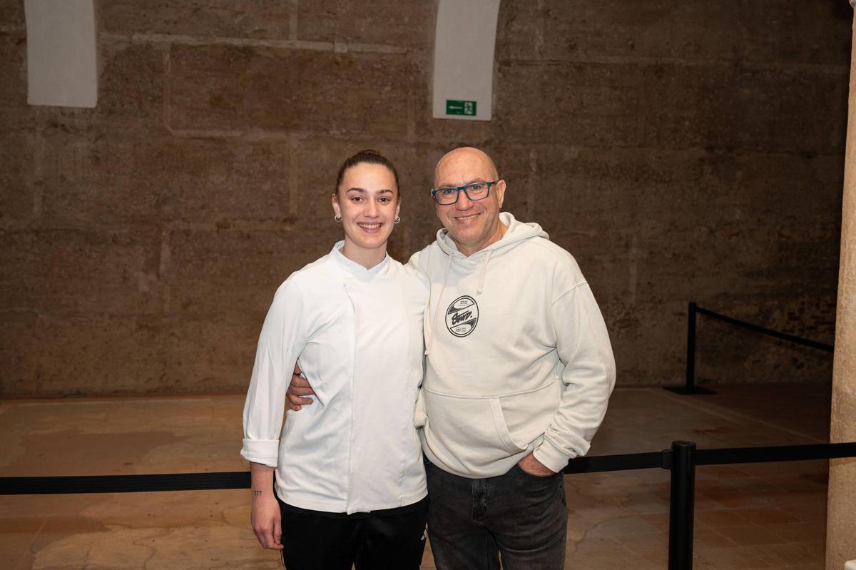 Lucía García y su padre Javier García, responsables del Restaurante Lugaris.
