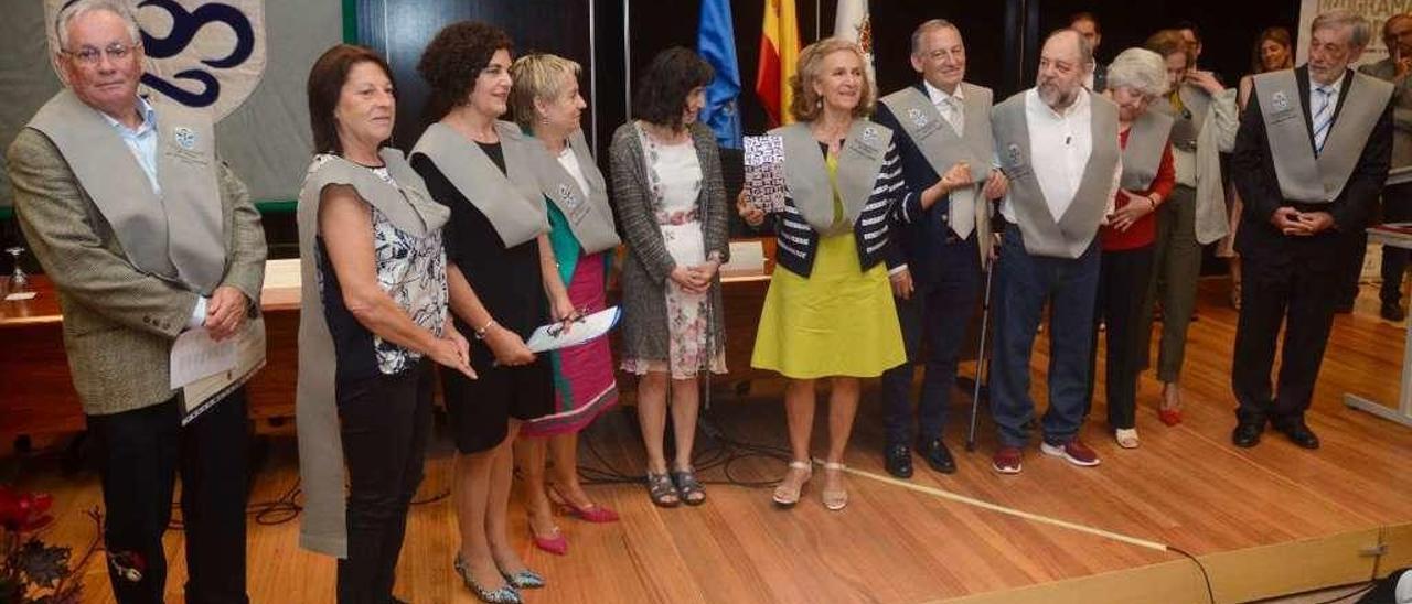 Los graduados en el acto que tuvo lugar ayer en el salón de actos de la Facultade de Enxeñaría Forestal. // Rafa Vázquez