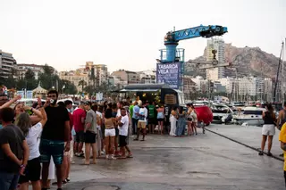 El Club de Regatas de Alicante pide quedarse en el puerto hasta 2048