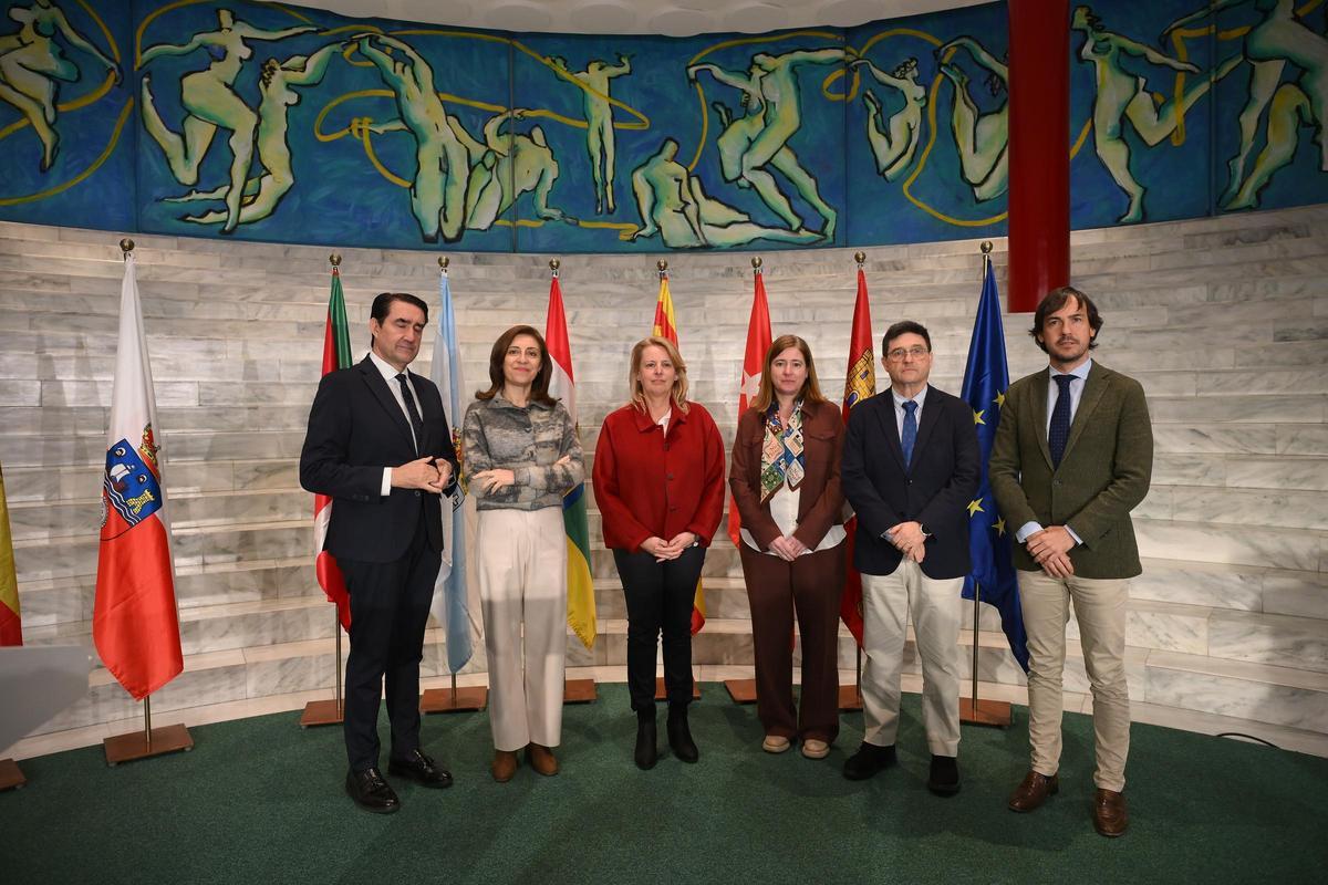 Desde la izq., Suárez, Vázquez, Susinos, Manzanos, Calvo y García, este viernes en Santander