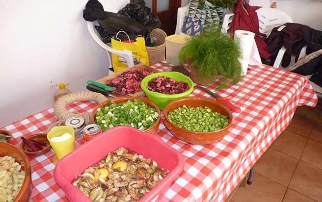 Ses Nines cocinan el mejor frito pascual