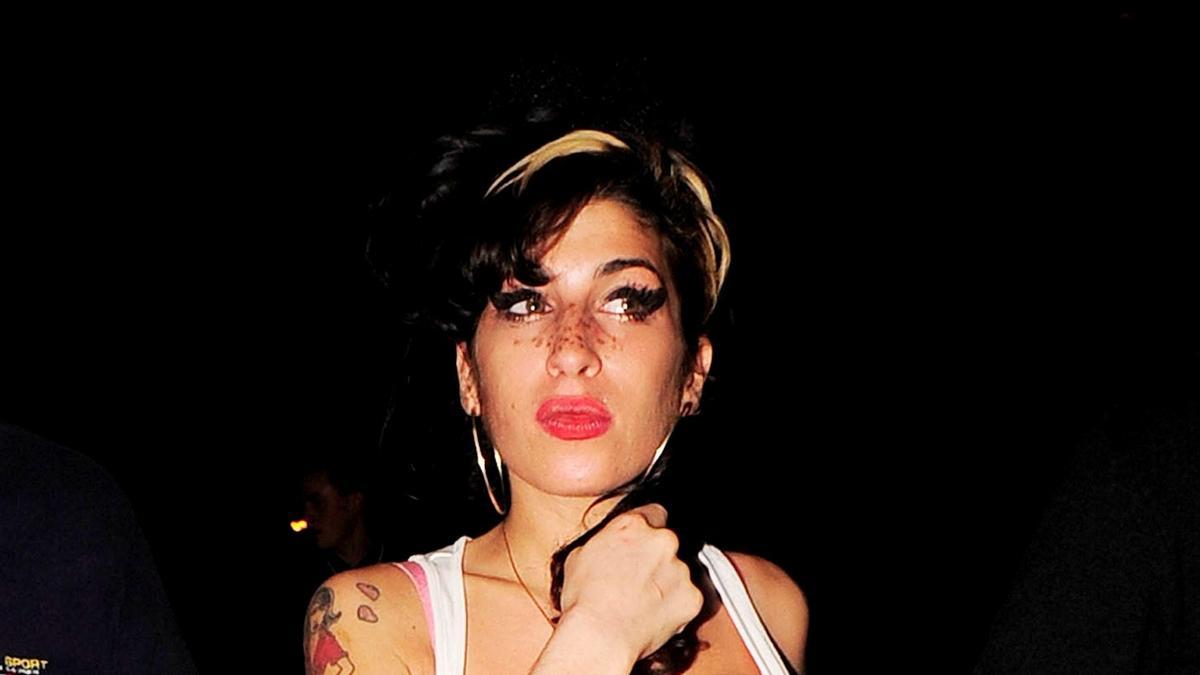 Amy Winehouse, ingresada