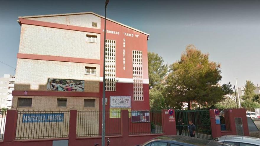 Confinan un aula de 3 años en el colegio San Antonio 2 de Catarroja por un positivo