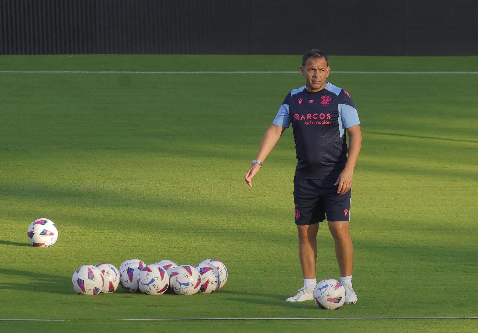 Entrenamiento del Levante UD previo al encuentro frente al Racing de Ferrol