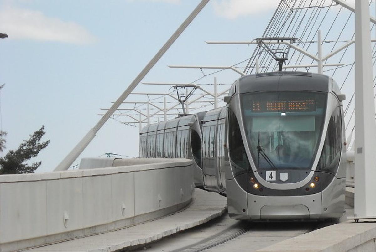 Tren ligero de la línea roja de Jerusalén. Tren ligero de la línea roja de Jerusalén.