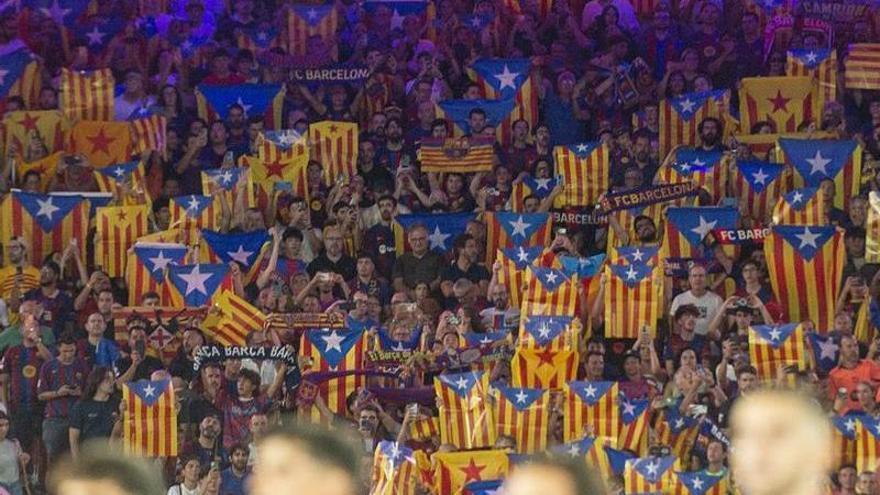 El Camp Nou es bolca en una nit reivindicativa