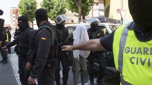 Detinguts a Lleida tres germans pakistanesos per enaltiment del terrorisme gihadista.