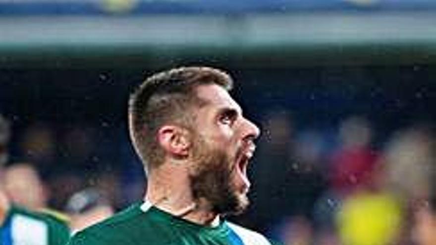 L&#039;Espanyol agafa aire amb un triomf a Vila-real jugant mitja hora amb 10