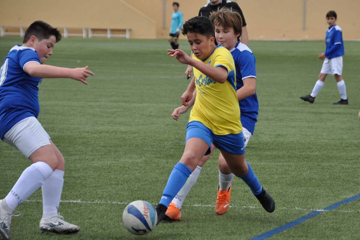 Imágenes de la jornada de fútbol base (17/18 abril)