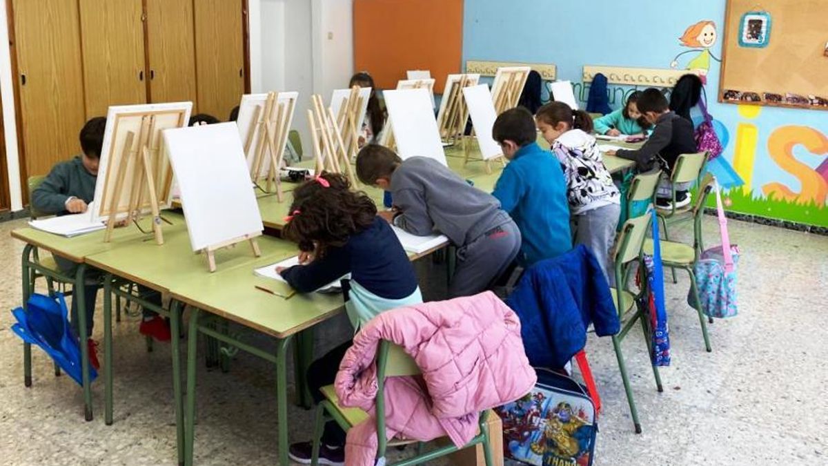 Alumnado de Arte Creativo de la Escuela Municipal de Pintura de Monesterio